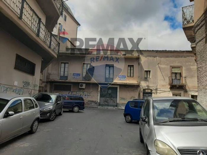 Appartamento con 5 locali in vendita in VIA vacca, Paternò