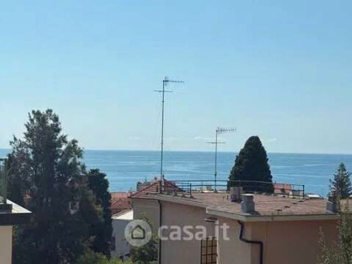 Appartamento con 6 locali in vendita in Via Cardellino, Collina Centrale Parco Fuor del Vento, Alassio