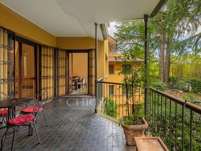 Appartamento con 6 locali in vendita in Via Giuseppe Rovani, Parco, Monza