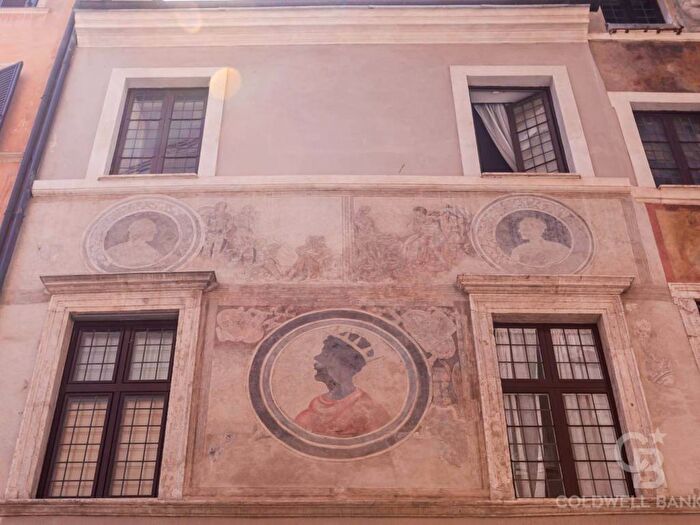 Casa trilocale in vendita in Via Del Pellegrino, Campo de' Fiori, Roma