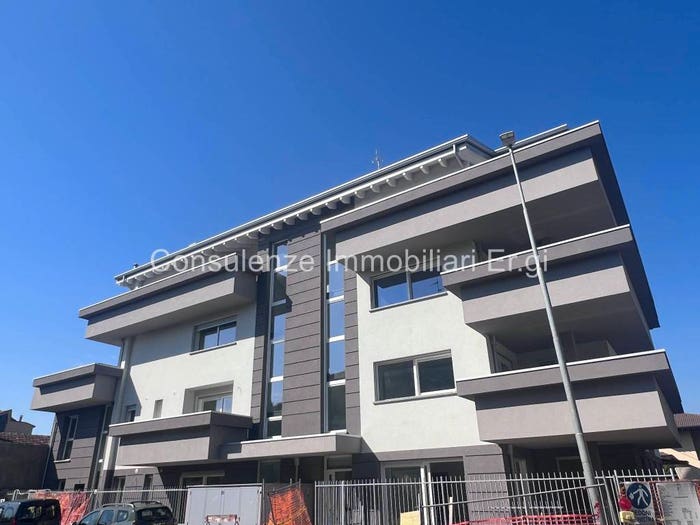Casa con 5 locali in vendita in Via Fratelli Signorelli, Centro, Garbagnate Milanese