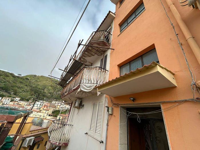 Appartamento trilocale in vendita in Via San Marco in Mili San Marco, Mili, Messina