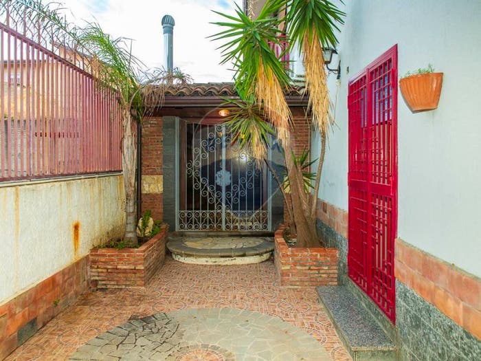 Casa quadrilocale in vendita in Via Sardegna, Centro, Misterbianco