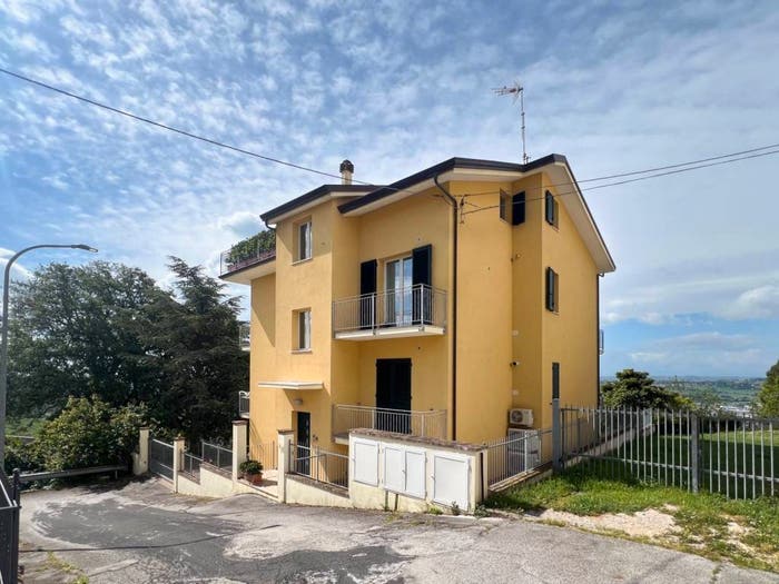 Appartamento bilocale in vendita in Via Colombo, Centro, Camerano