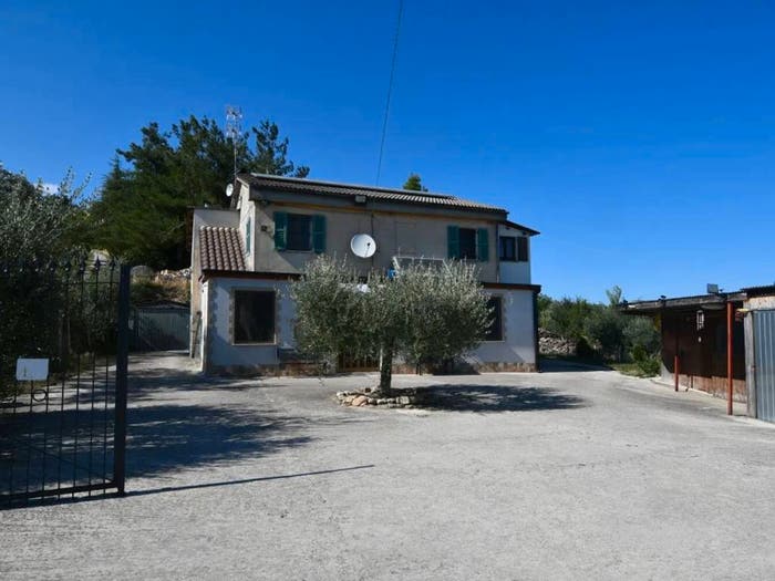 Casa con 6 locali in vendita in Contrada Sant'Anna No Number, Monte Rinaldo