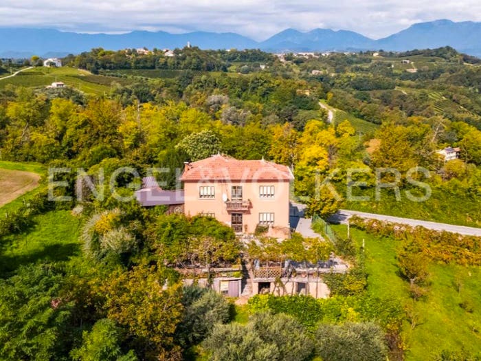 Casa con 6 locali in vendita in Via Costa Alta, Centro, Conegliano
