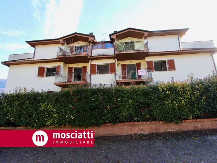 Appartamento con 5 locali in vendita in Via Seneghini, Centro, Cerreto d'Esi