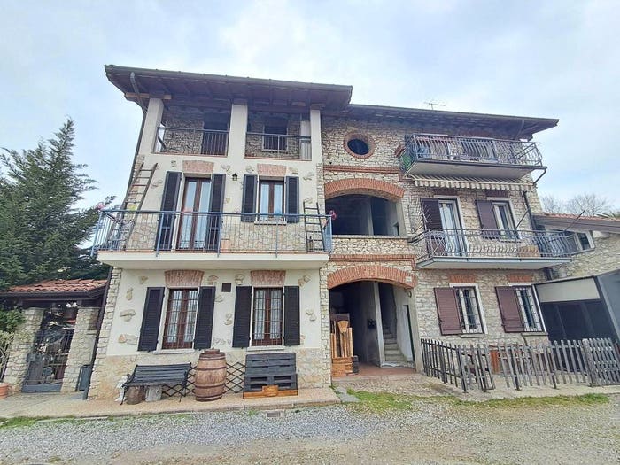 Appartamento bilocale in vendita in Via G Morselli, Centro, Biandronno