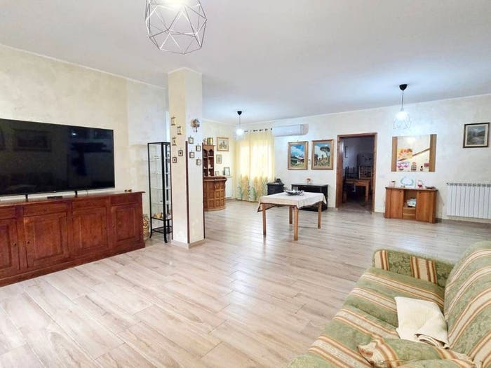 Casa con 6 locali in vendita in Strada, Labico