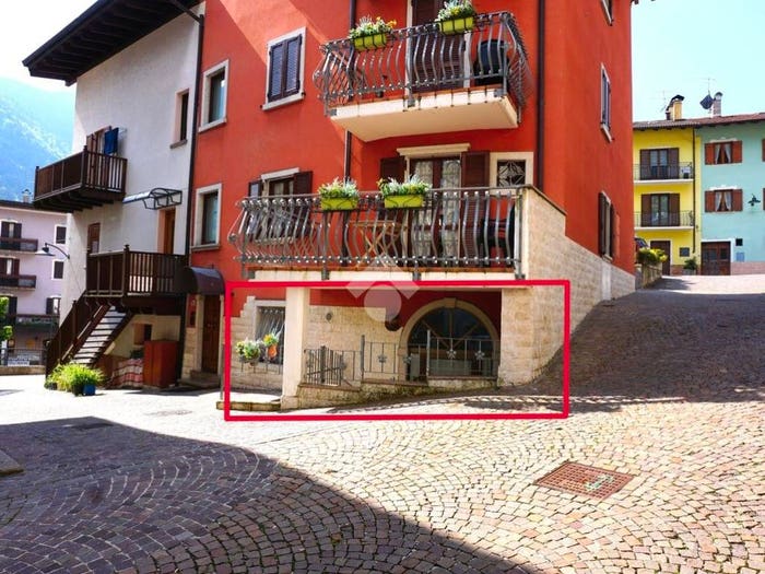 Appartamento bilocale in vendita in Via Guglielmo Marconi, Molveno