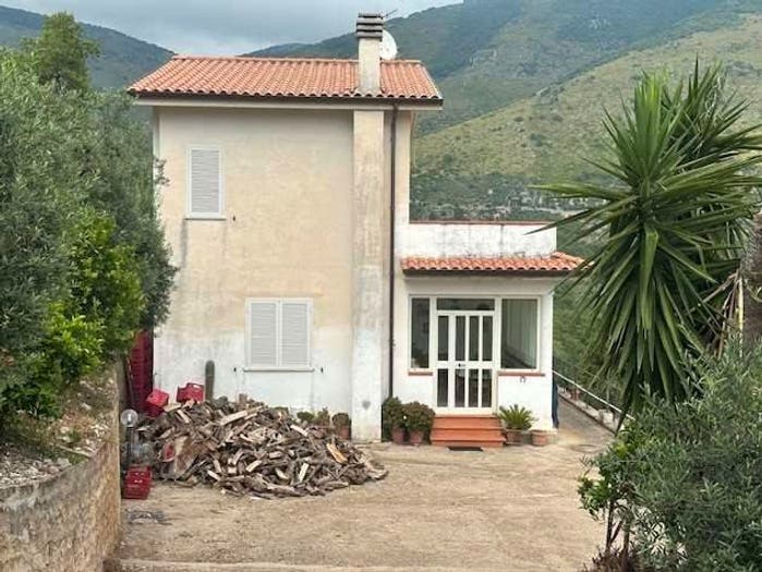 Casa con 6 locali in vendita in Contrada Valle di Itri, Itri