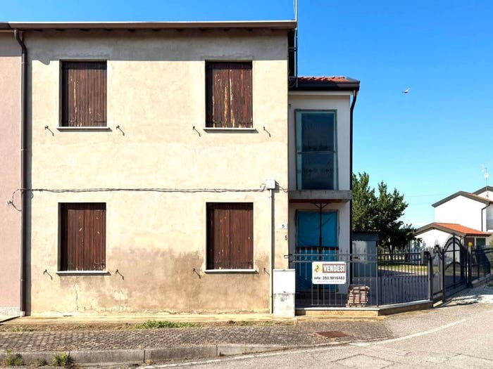 Casa con 6 locali in vendita in Piazza Flavio Busonera, Villaggio Busonera, Cavarzere