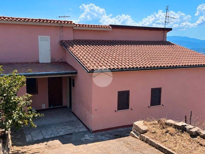 Casa quadrilocale in vendita in Via di Colle Martino, Centro, Paliano
