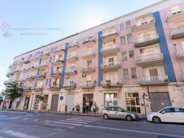 Appartamento quadrilocale in vendita in viale Teocrito, Gelone Cadorna, Siracusa