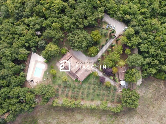 Casa con 6 locali in vendita in Strada Amelia Giove, Amelia