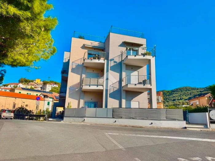 Appartamento bilocale in vendita in Via Isabella Lantero, Centro, Diano San Pietro