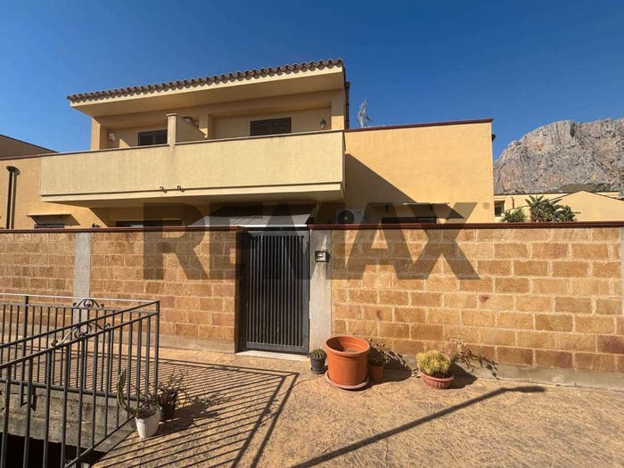 Casa con 6 locali in vendita in Via Delle Case, Centro, Cinisi