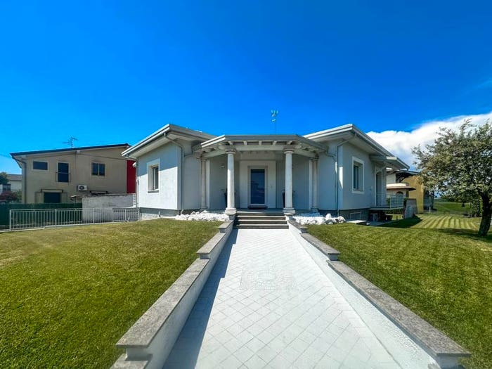 Casa quadrilocale in vendita in Via Dante Alighieri, Centro, Lograto