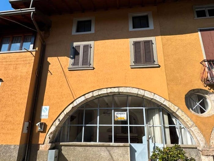 Casa con 5 locali in vendita in Via Camillo Benso di Cavour, Piario