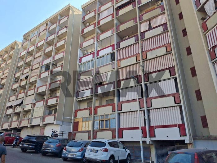 Appartamento con 5 locali in vendita in Viale Grimaldi, Villaggio Sant'Agata, Catania