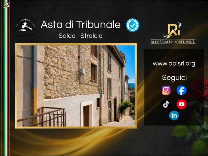 Appartamento trilocale in vendita in Via Carlo Scarcella, Centro, Carsoli