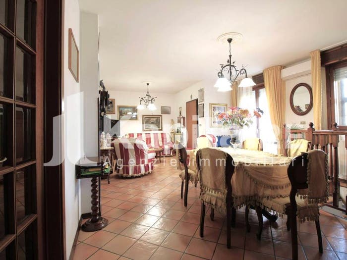 Appartamento quadrilocale in vendita in Via del Moro, Centro, Budrio
