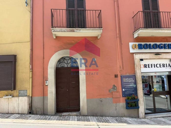 Appartamento con 5 locali in vendita in Via San Luca, Centro, Capena