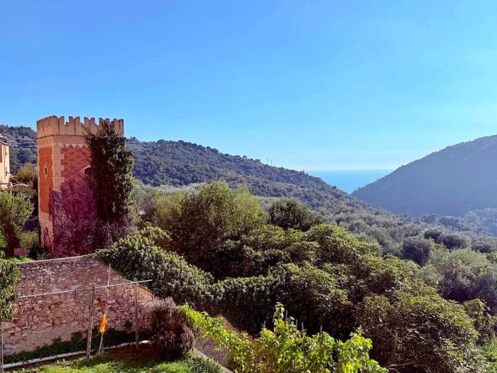 Appartamento bilocale in vendita in Piazza San Bartolomeo, Gorra, Finale Ligure