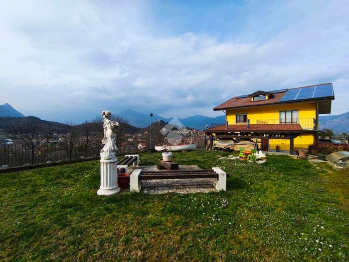 Casa con 6 locali in vendita in Via M Cuneo, Centro, Avigliana