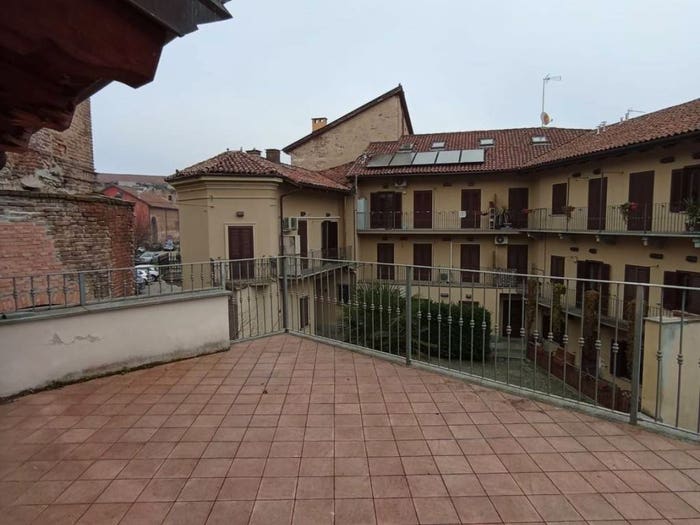 Casa con 6 locali in vendita in Via Tancredi Duccio Galimberti, Tribunale, Asti