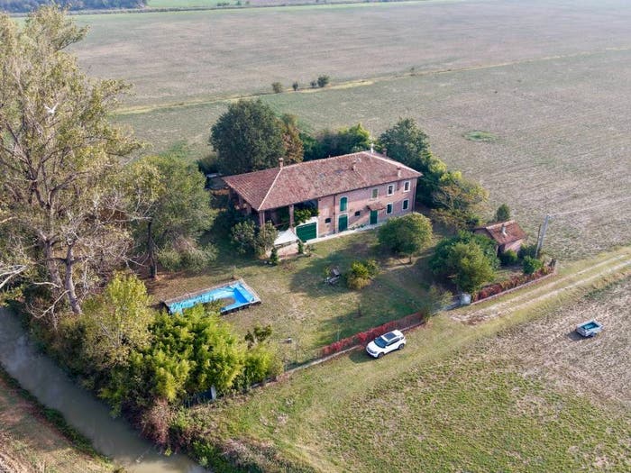 Casa con 6 locali in vendita in Via Massumatico, San Pietro in Casale