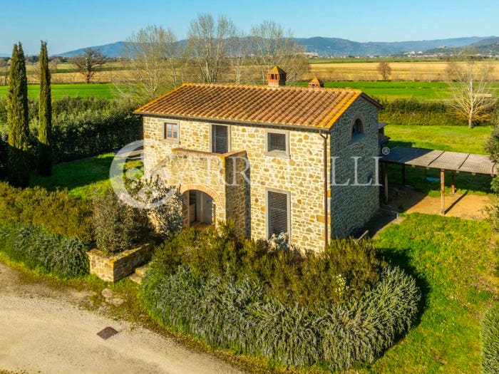 Casa con 6 locali in vendita in Case Sparse Burcinela, Fratta Santa Caterina, Cortona