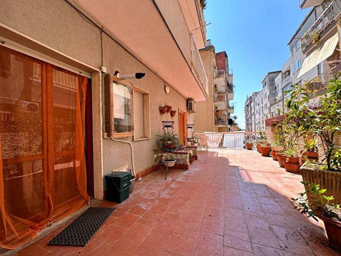 Appartamento trilocale in vendita in Via Bausan, Catanzaro Lido, Catanzaro