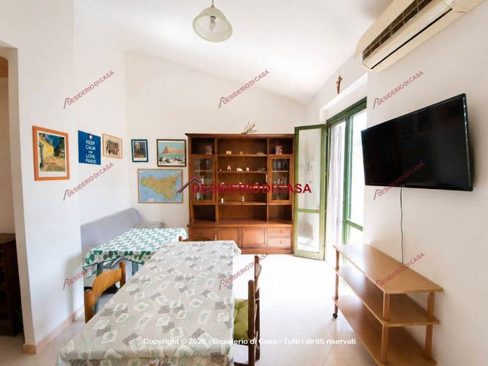 Casa trilocale in vendita in Viale Himera, Campofelice di Roccella