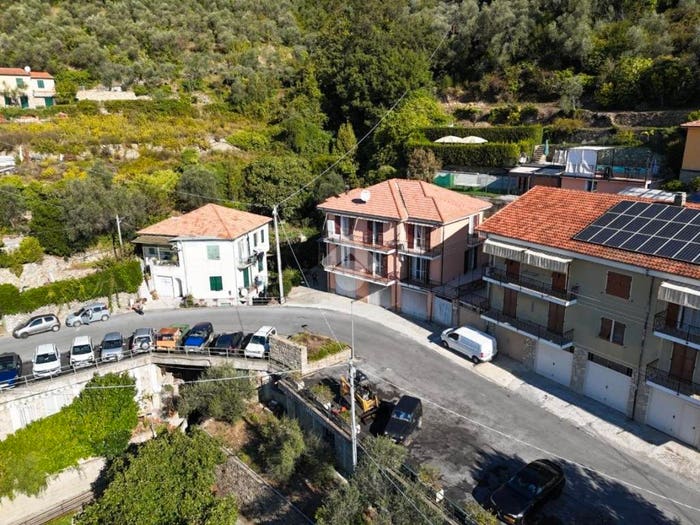 Casa con 5 locali in vendita in Viale John Fitzgerald Kennedy, Centro, Pietrabruna