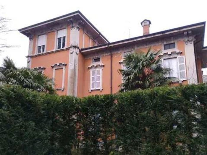 Casa con 6 locali in vendita in Via Roma, Centro, Besozzo