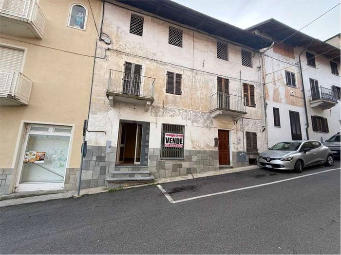 Casa con 5 locali in vendita in via Console Drovetti, Centro, Barbania