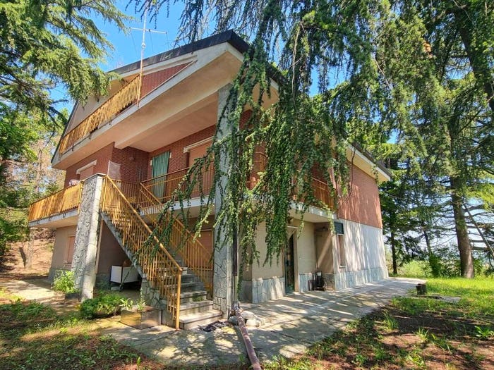 Casa con 6 locali in vendita in Via Moncucco, Mombercelli