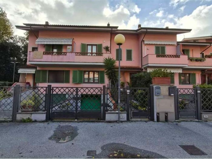 Casa con 6 locali in vendita in Via gramsci, Vittoria Apuana, Forte dei Marmi