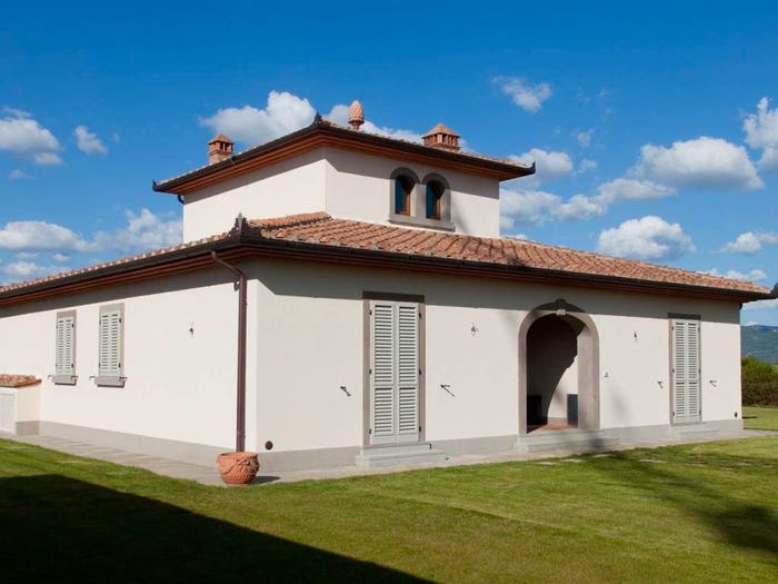 Casa con 6 locali in vendita in Cortona