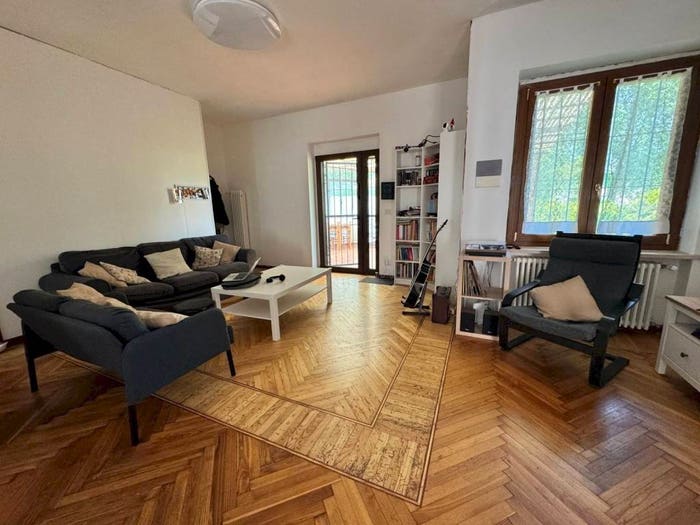 Casa quadrilocale in vendita in via Alessandro Volta, Centro, Torre Pellice