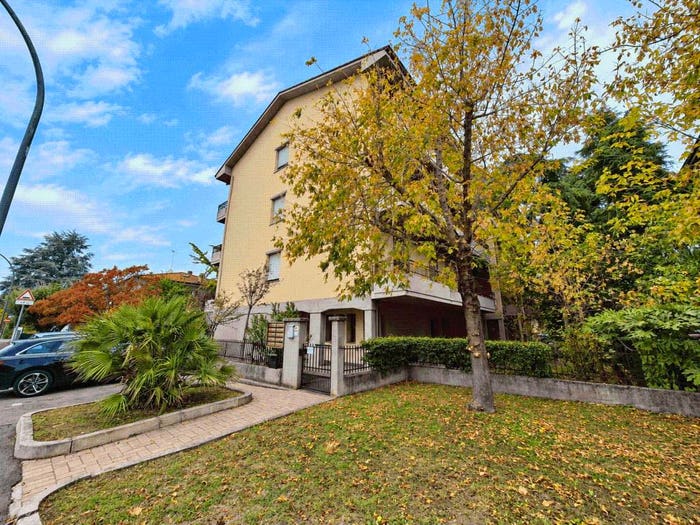 Appartamento con 5 locali in vendita in Via Nereo Morandi, Ronco, Forlì