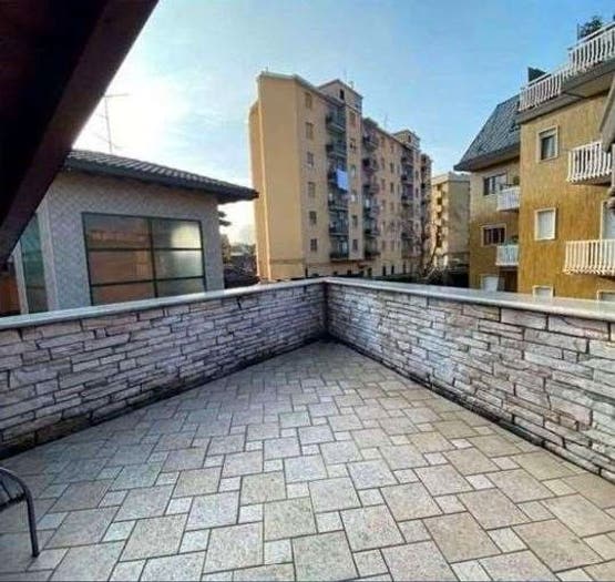 Casa con 6 locali in vendita in Via Giuseppe Garibaldi, Centro, Garbagnate Milanese