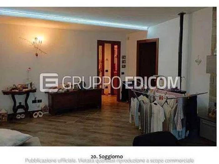 Appartamento quadrilocale in vendita in Via Agro SNC, Caprino, Caprino Bergamasco