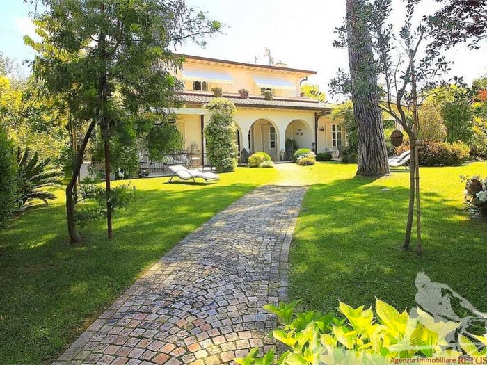 Casa con 6 locali in vendita in Caranna, Forte dei Marmi