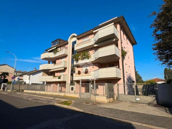 Appartamento bilocale in vendita in Via Piave, San Martino, Legnano
