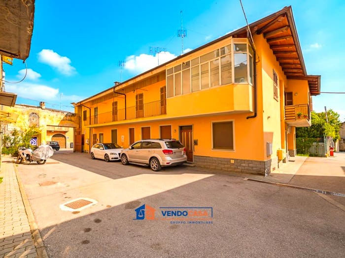 Appartamento trilocale in vendita in Via Roma, Centro, Caraglio