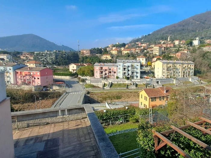Appartamento quadrilocale in vendita in Via Rio Torbido, Struppa, Genova