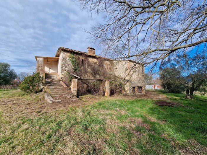 Casa con 6 locali in vendita in Strada di Siano, Amelia