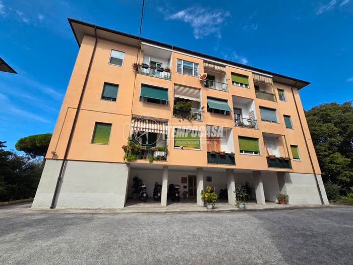 Appartamento con 5 locali in vendita in Viale Roma, Puliche, Massa